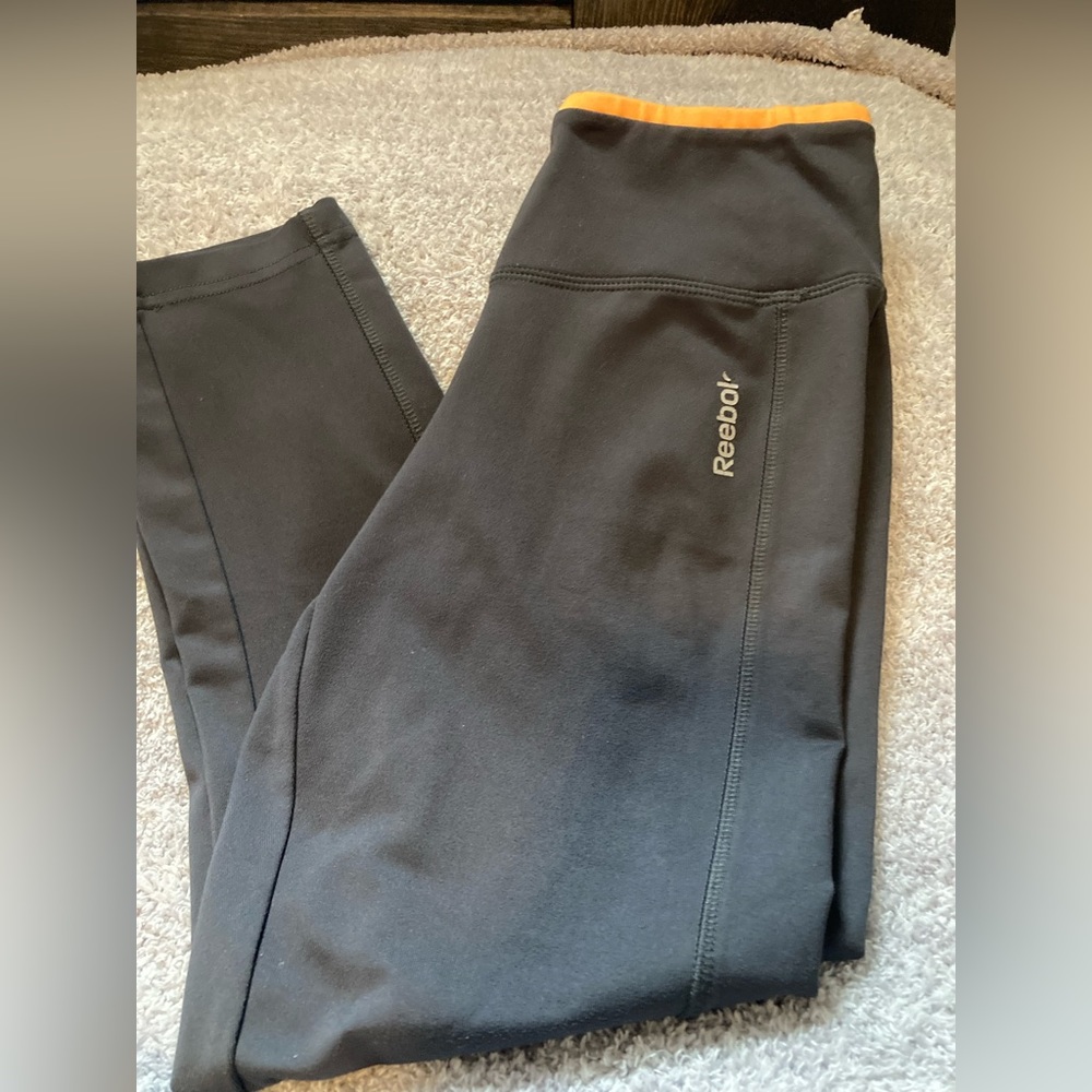 Reebok size small 3/4 workout leggings